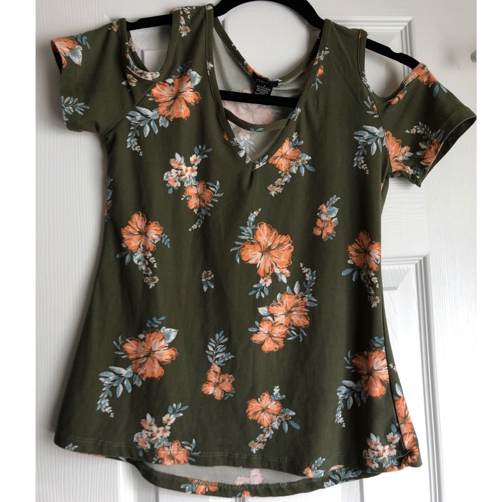 Rue21 Floral Top